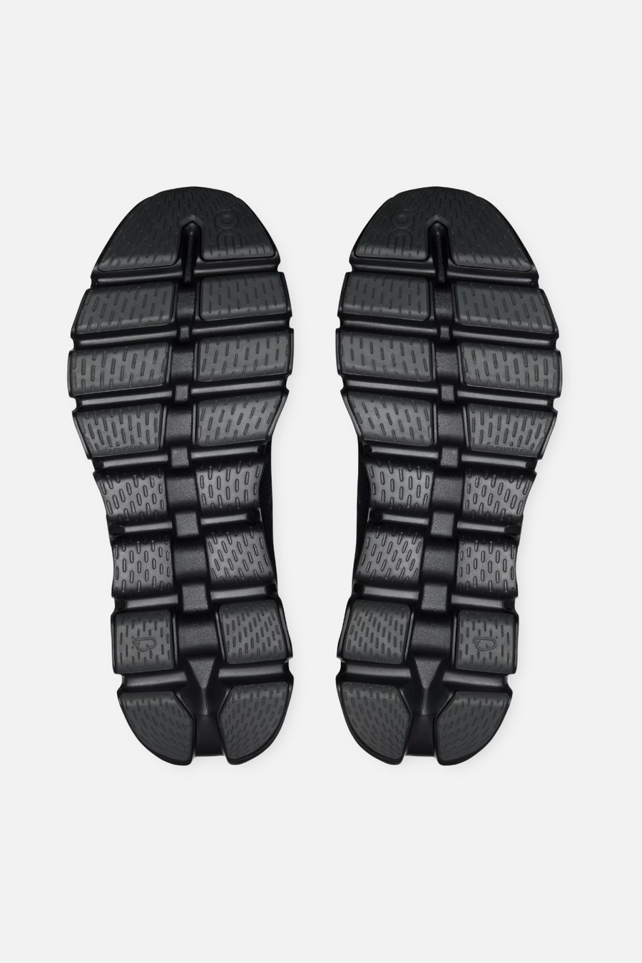 On Running Men's Cloud X 5 Sneaker in Black – detail