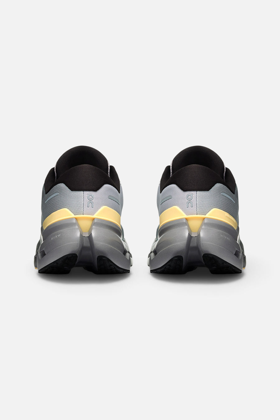 On Running Men's Cloudrunner 3 in Platinum and Squash – heel view