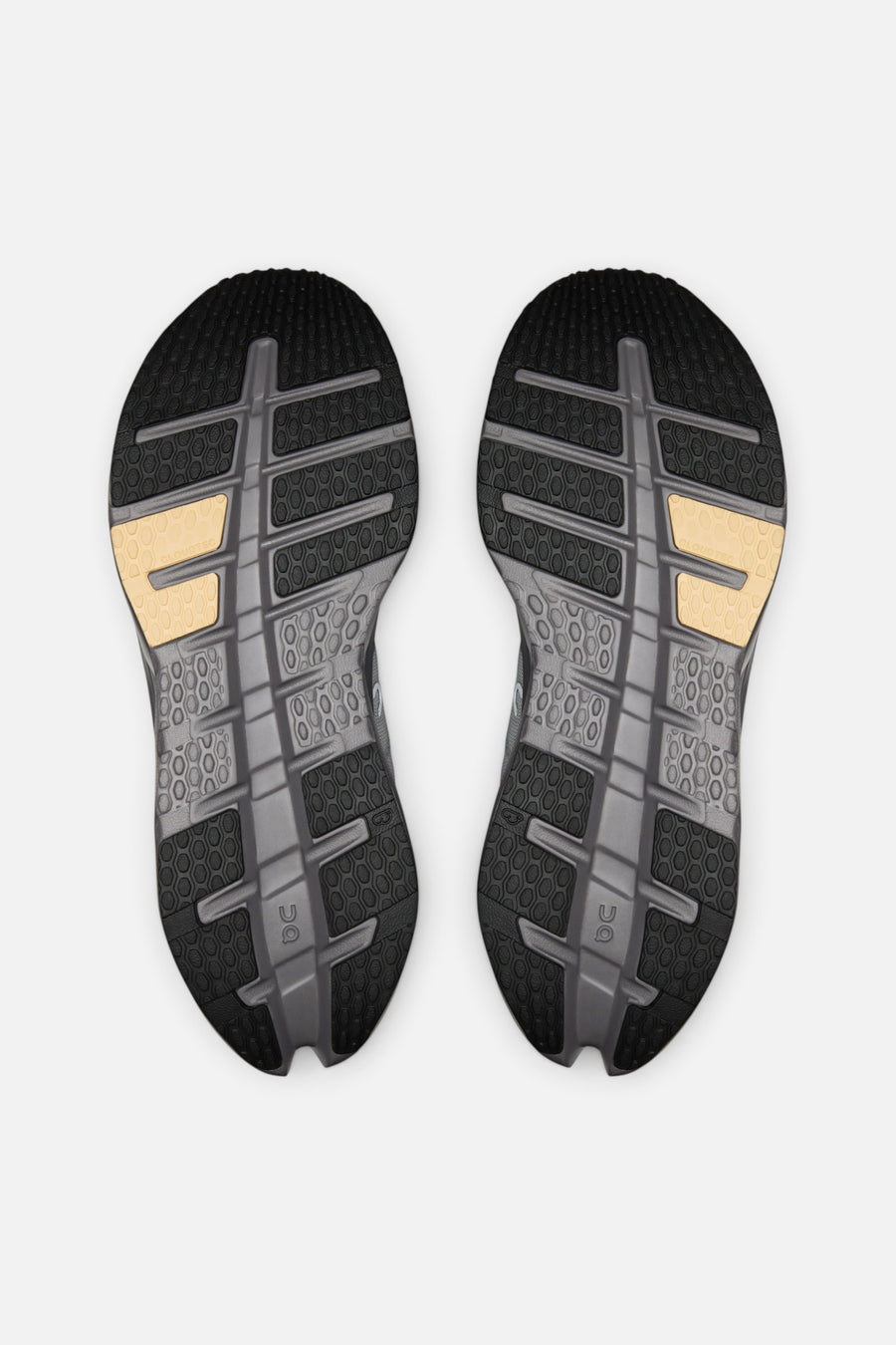 On Running Men's Cloudrunner 3 in Platinum and Squash – sole view