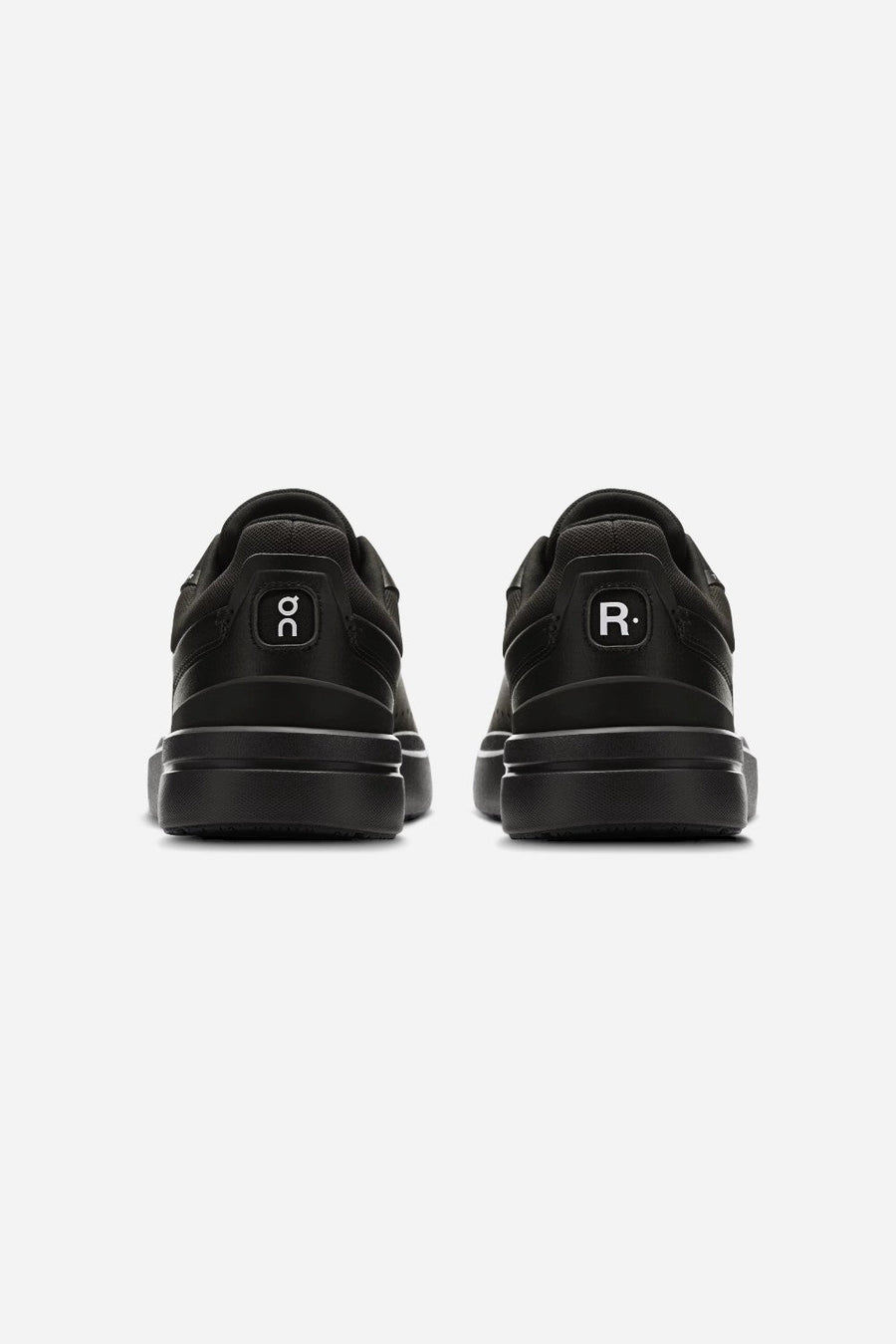 ON Running Men's The Roger Advantage in Black / Black – flat lay