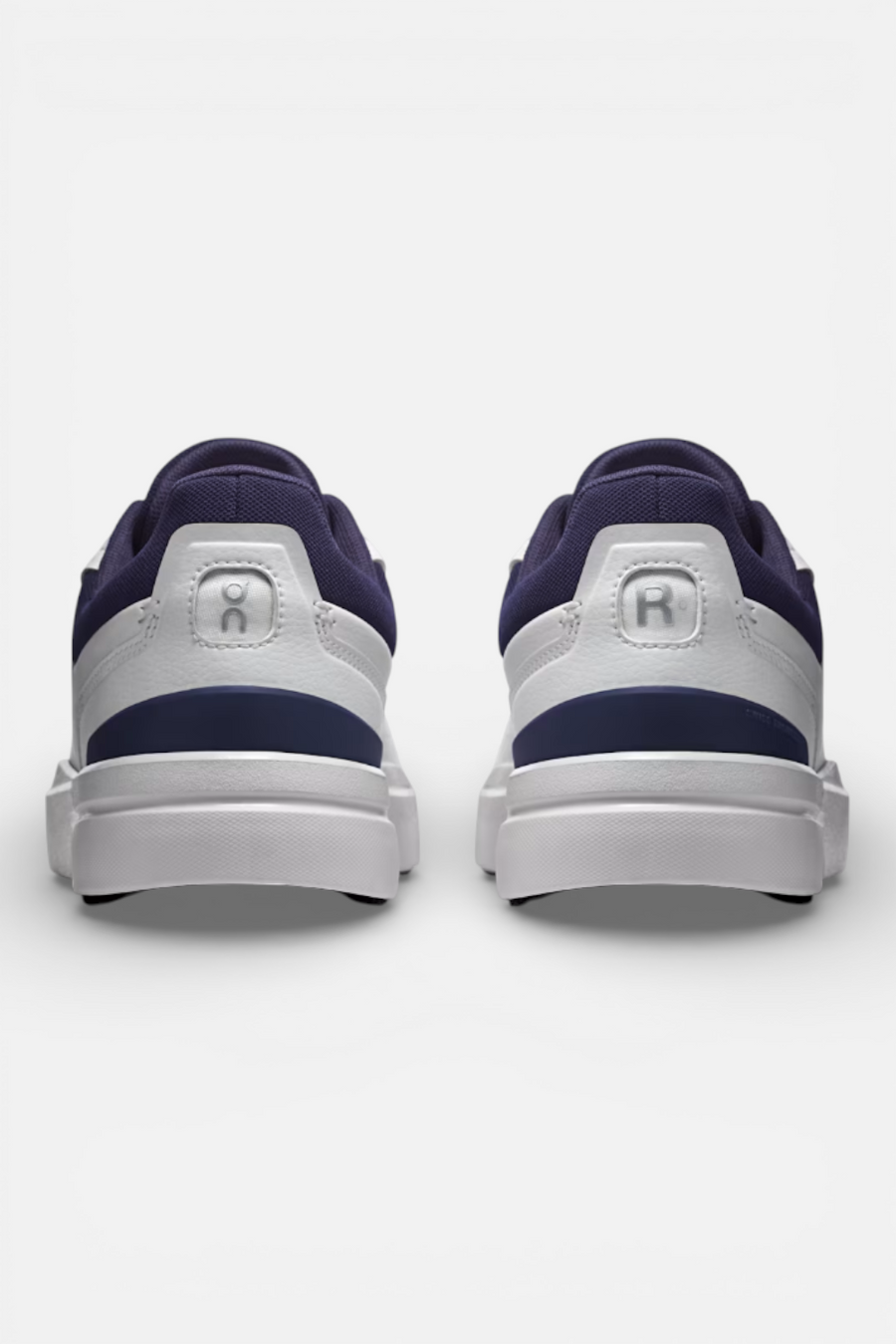On Running Men's The Roger Advantage in Midnight and White – alternate