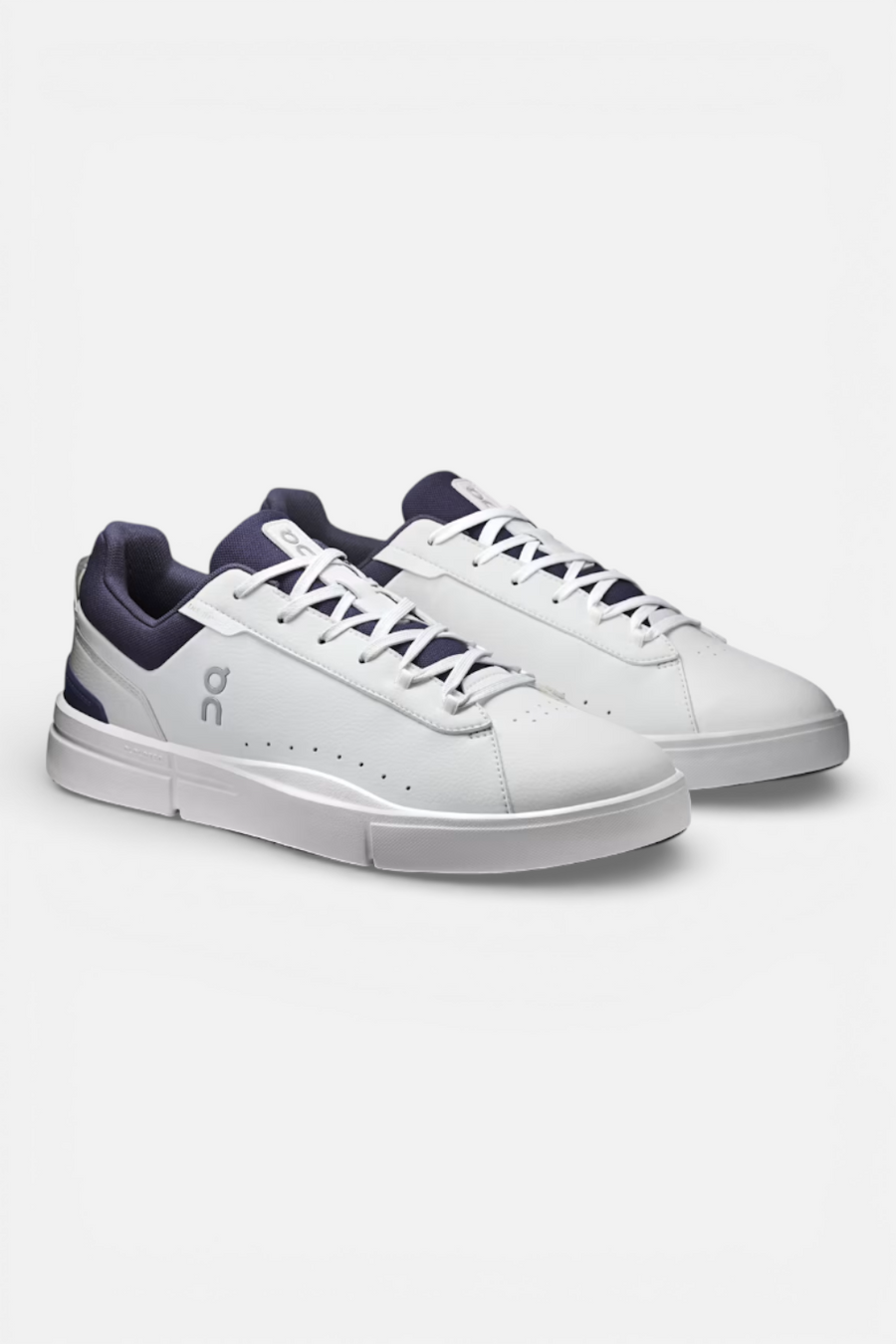 On Running Men's The Roger Advantage in Midnight and White – side view