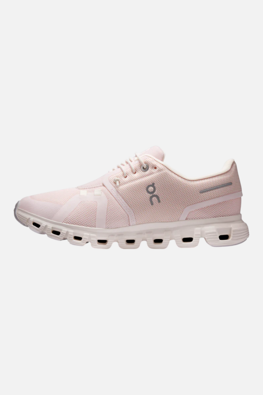 On Running Women's Cloud 6 Sneaker in Salt and Gardenia – flat lay