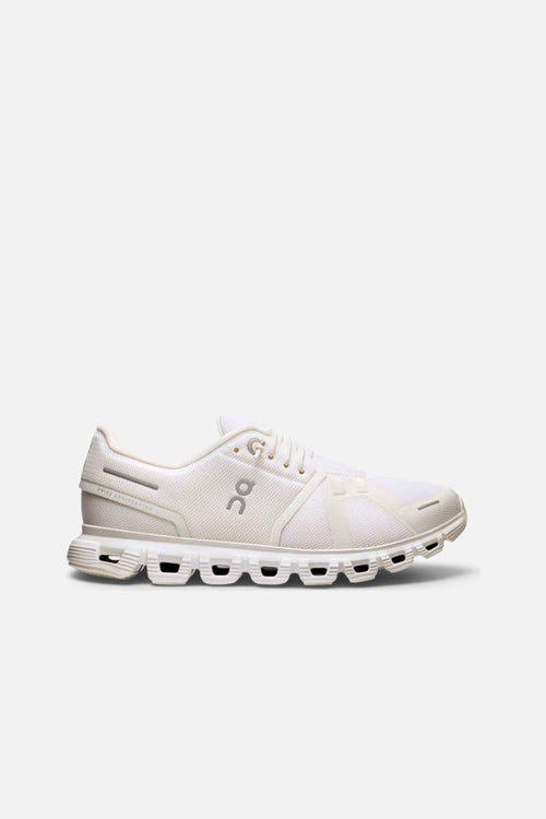 On Running Women's Cloud 6 in White – side view