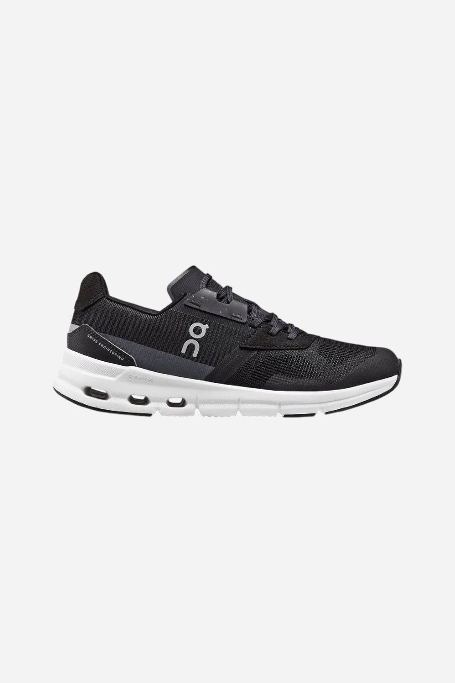 On Running Women's Cloudrift in Black/White – front view