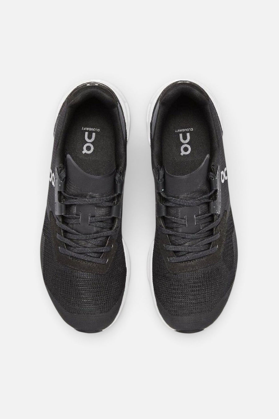 On Running Women's Cloudrift in Black/White – top view