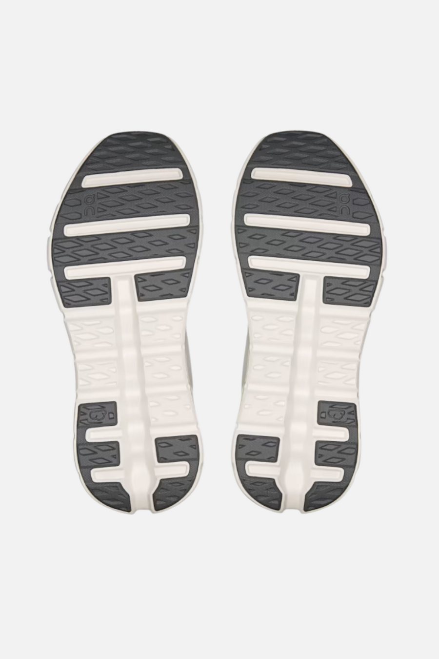 On Running Women's Cloudtilt in Eclipse – flat lay