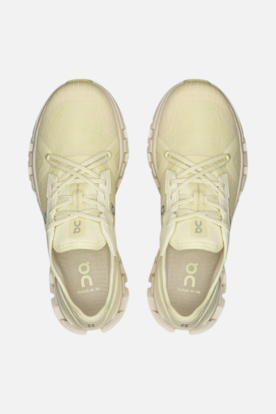 On Running Women's X4 AD in Seedling and Ghost – detail