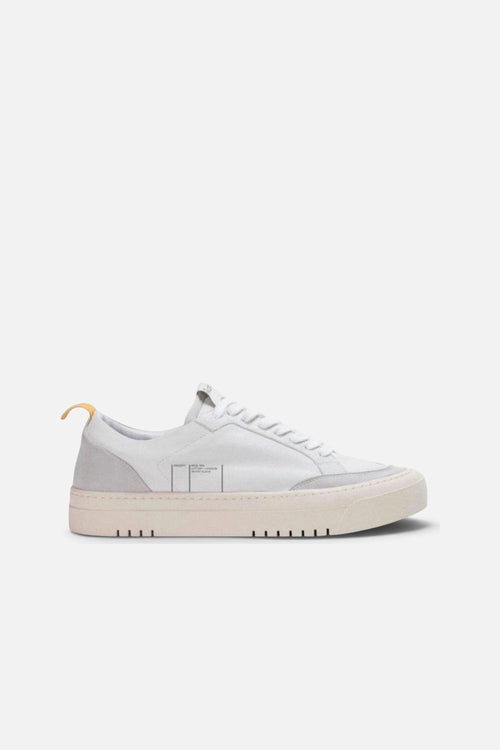 Oncept London Sneakers in White – side view