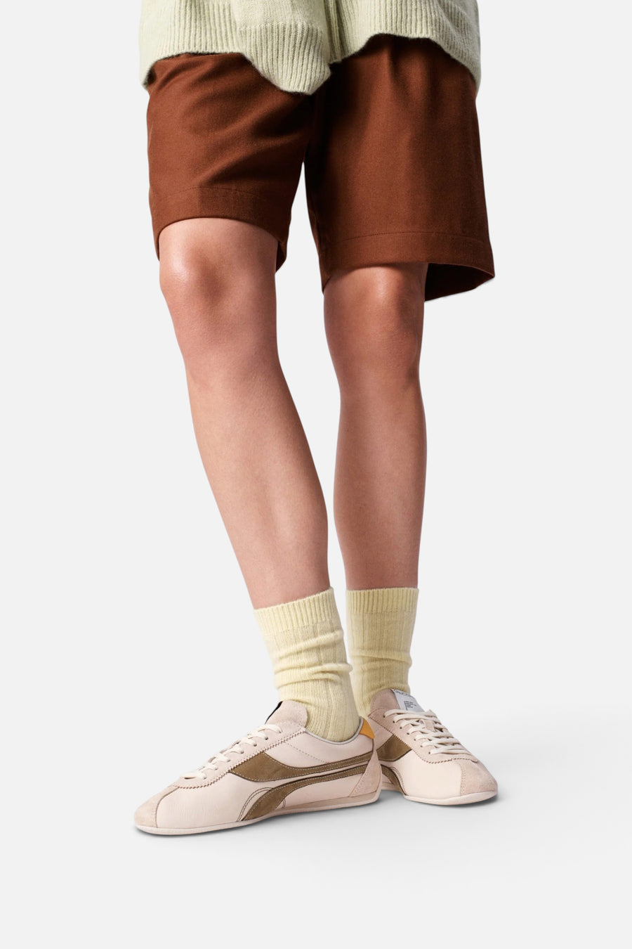Oncept Lund Driving Shoe in Wheat – flat lay