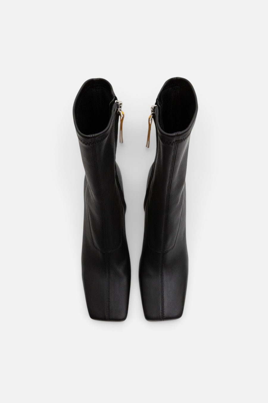 Oncept Lyon Boot in Black – side view