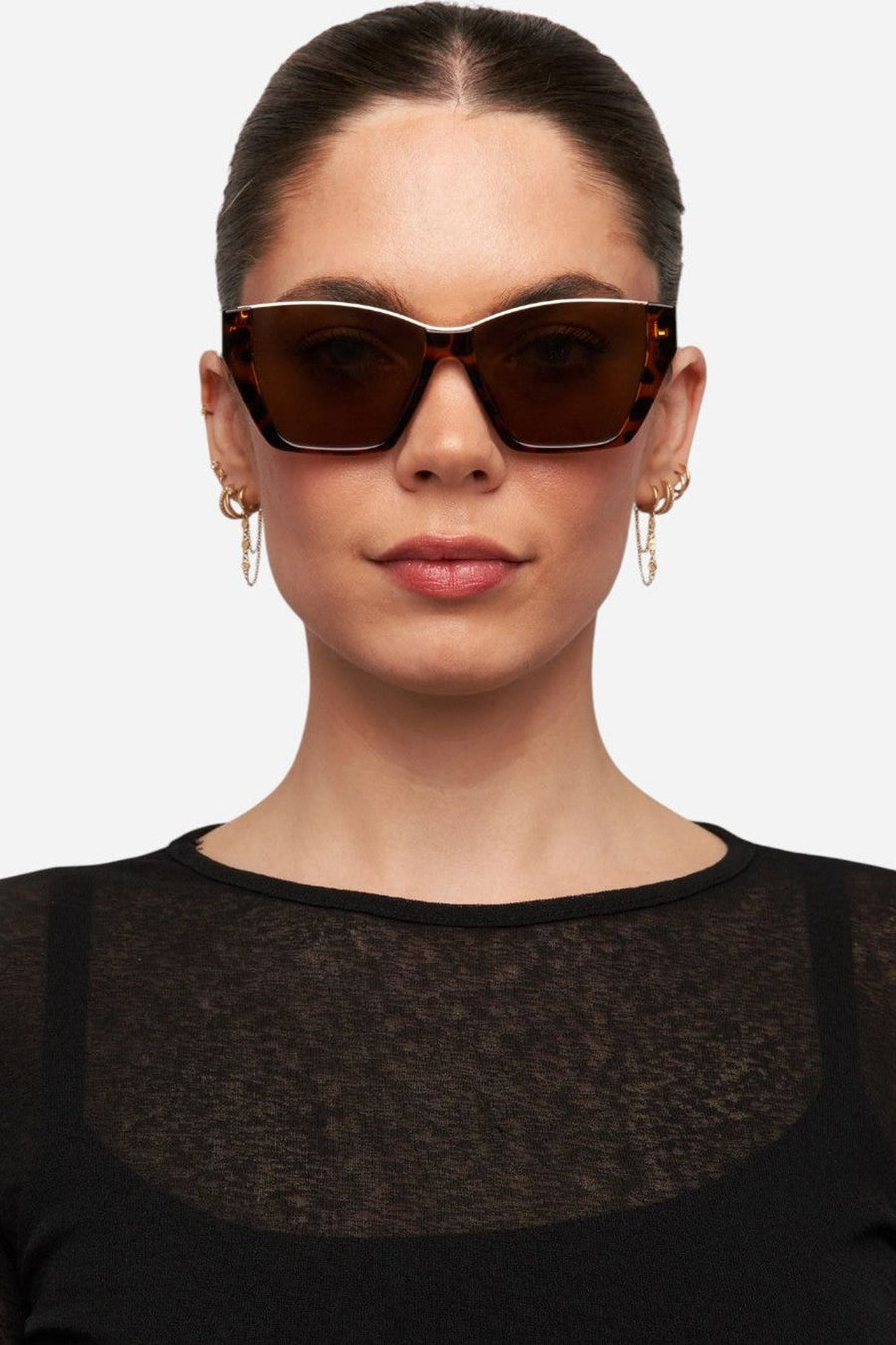 Otra Eyewear Belle in Tortoiseshell/Brown – detail