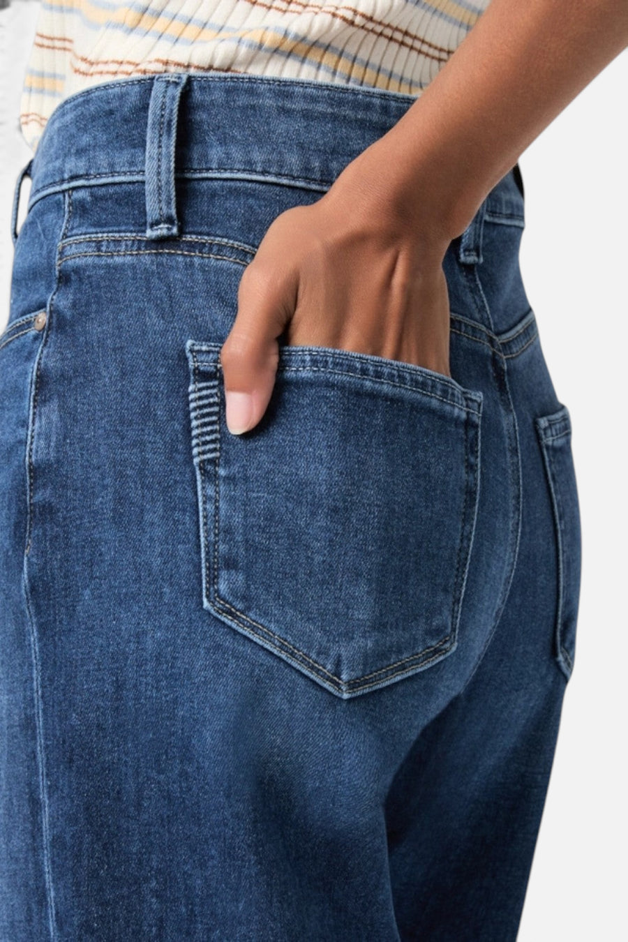 Paige Anessa High-Rise Wide Leg Jeans in Beachline – detail