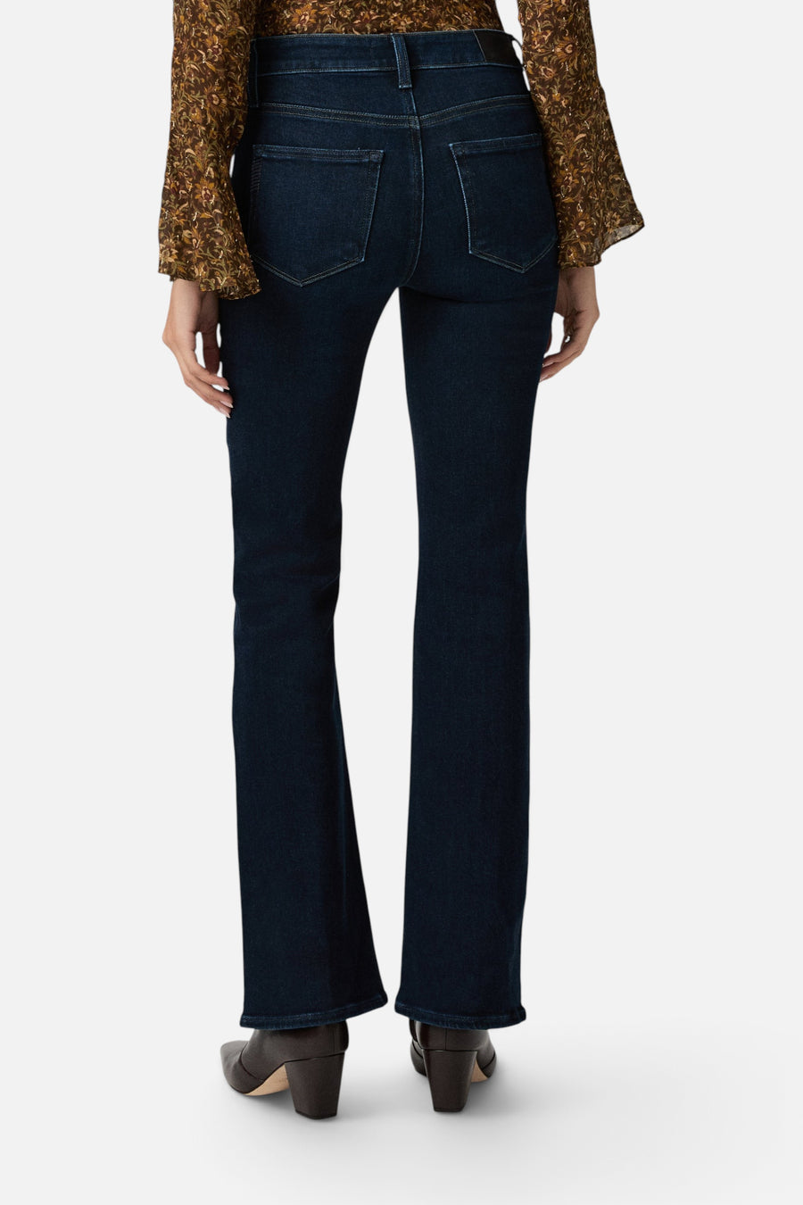Paige High Rise Laurel Canyon 32-Inch Bootcut Jean in Phenomenon – detail