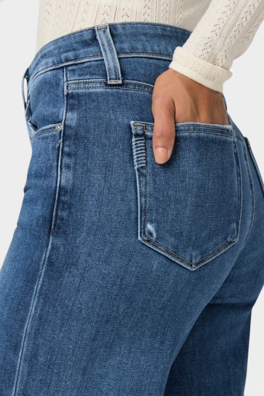 Paige Tatum 32" Wide Leg Jean in Bookshelf – detail