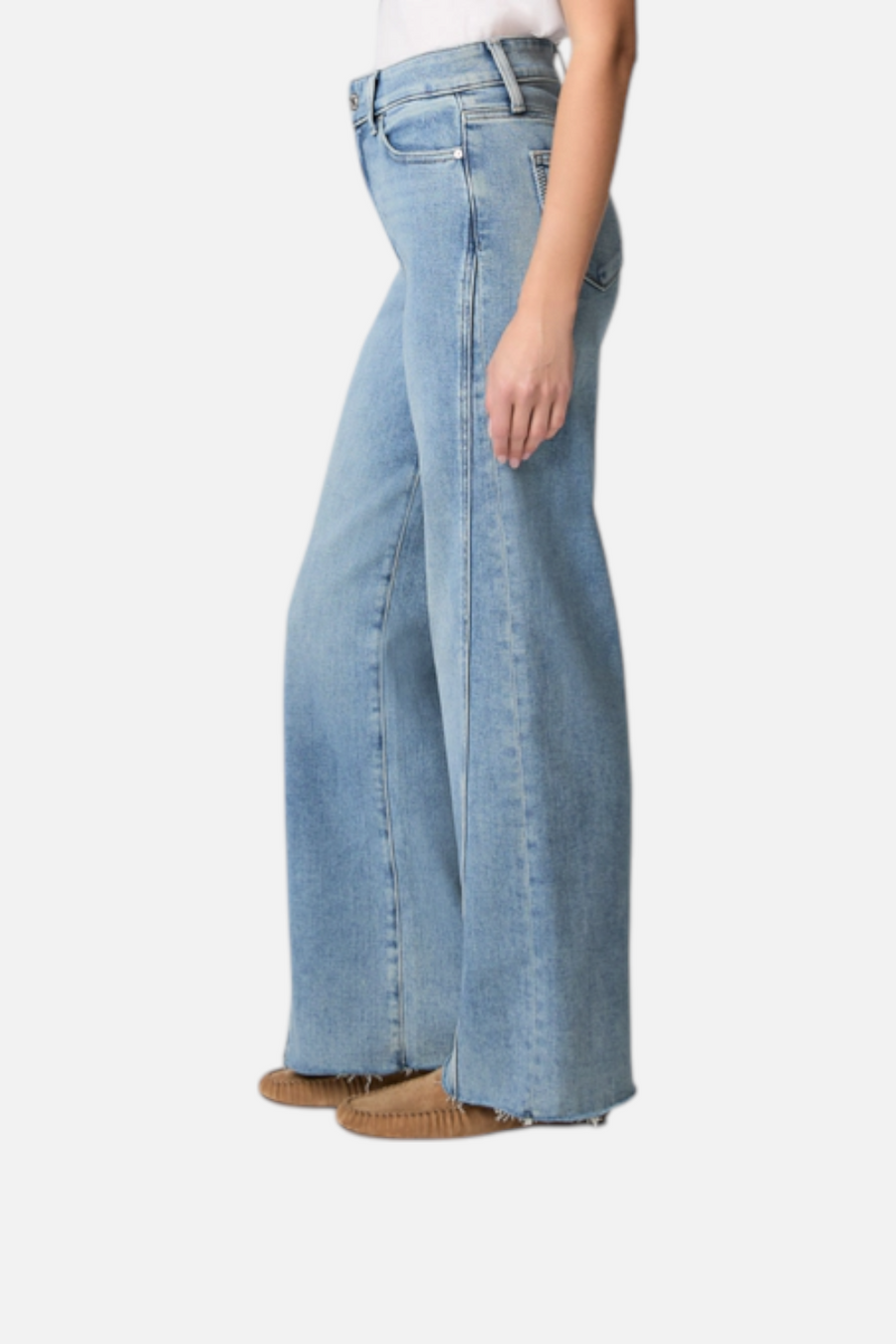 Paige Womne's Anessa 31" Wide Leg Jean in Explorer – side view
