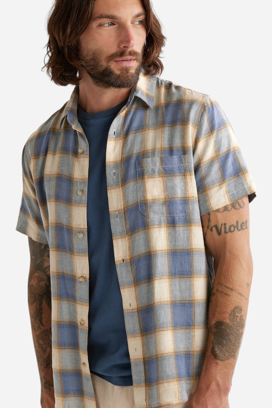 Pendleton Dawson Short Sleeve Linen Shirt in Tan Indigo Plaid – on model
