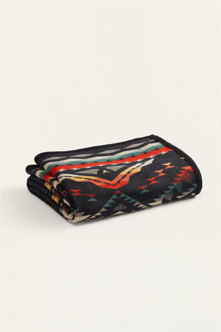 Pendleton Jacquard Unnapped Robe in Bridge Creek – side view