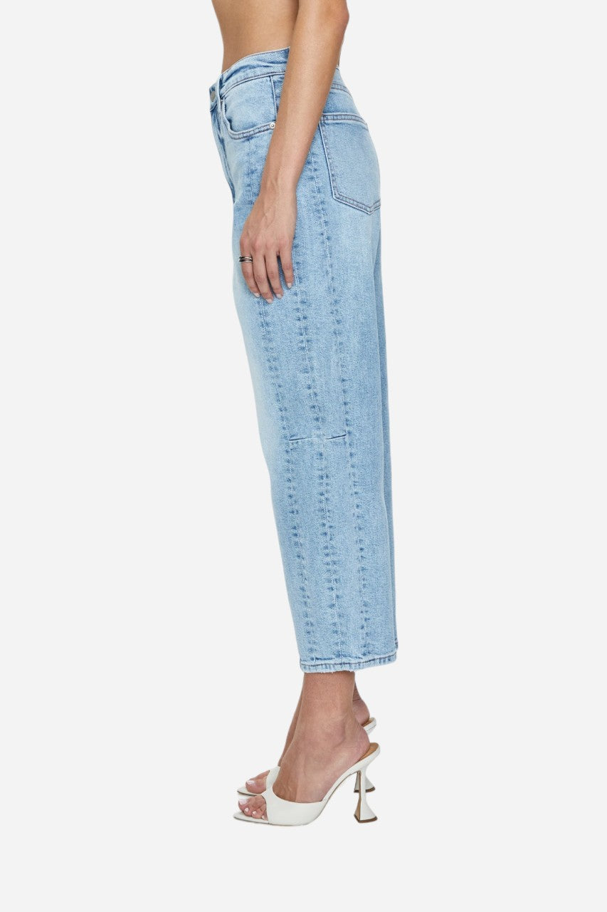 Pistola Eli High Rise Arched Leg Jeans in Sun Kissed – detail