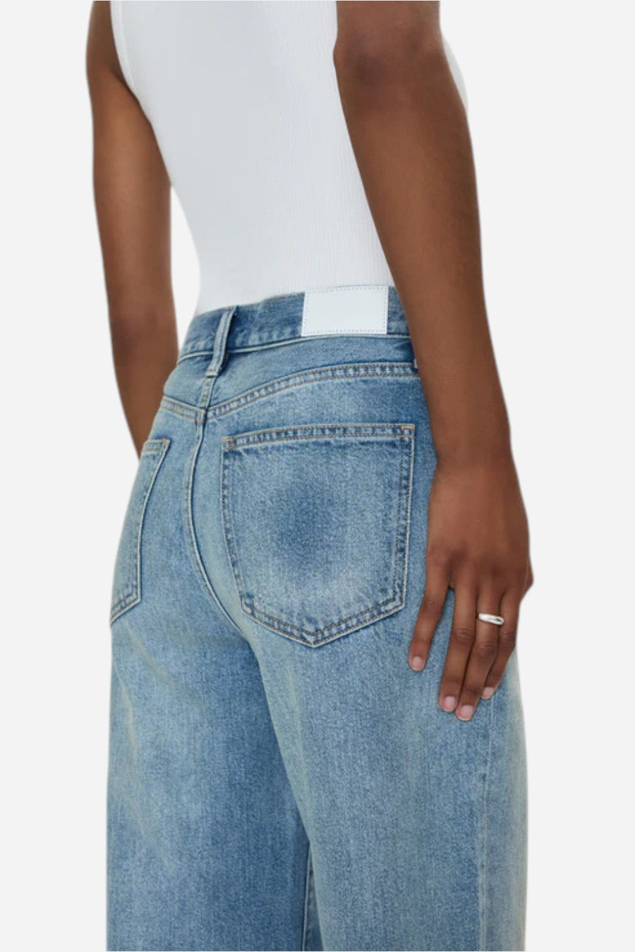Pistola Hendrix High Rise Relaxed Jean - Apprentice Distressed – side view