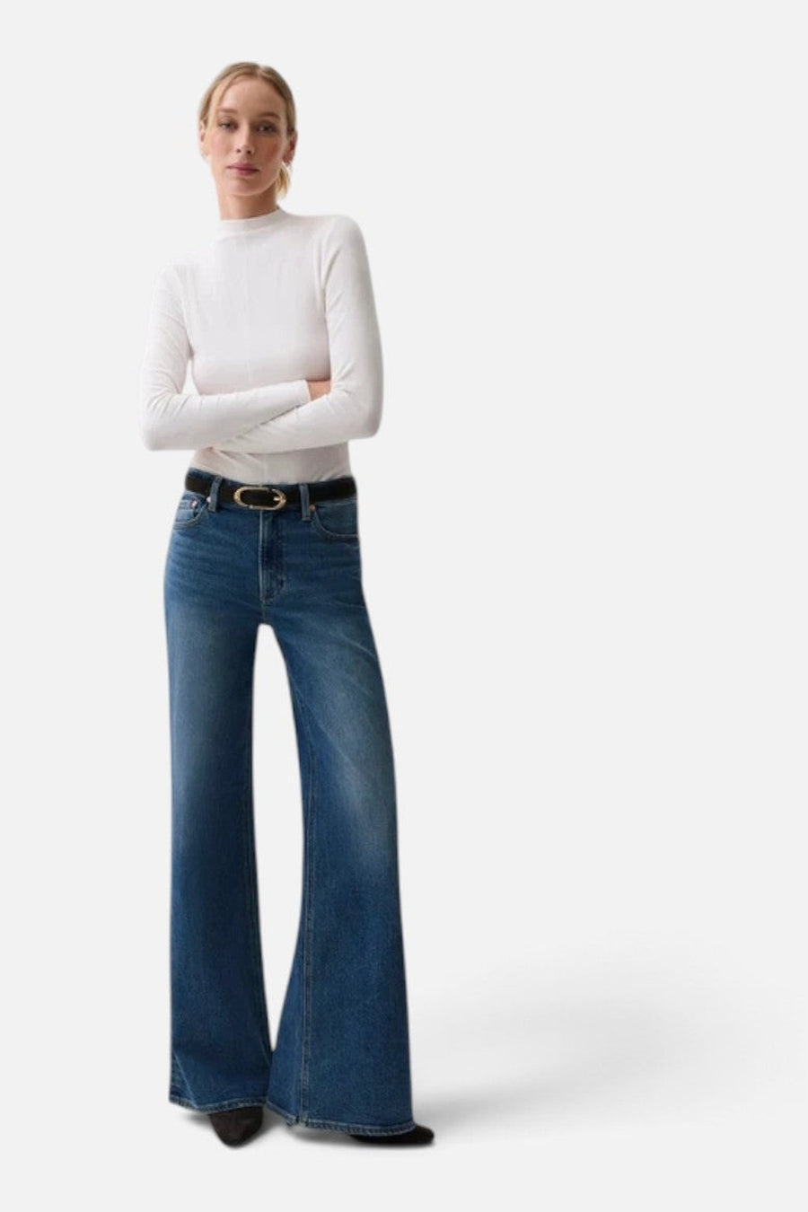 Pistola Vivian Mid-Rise Wide Leg Jean in Blue Depths – on model