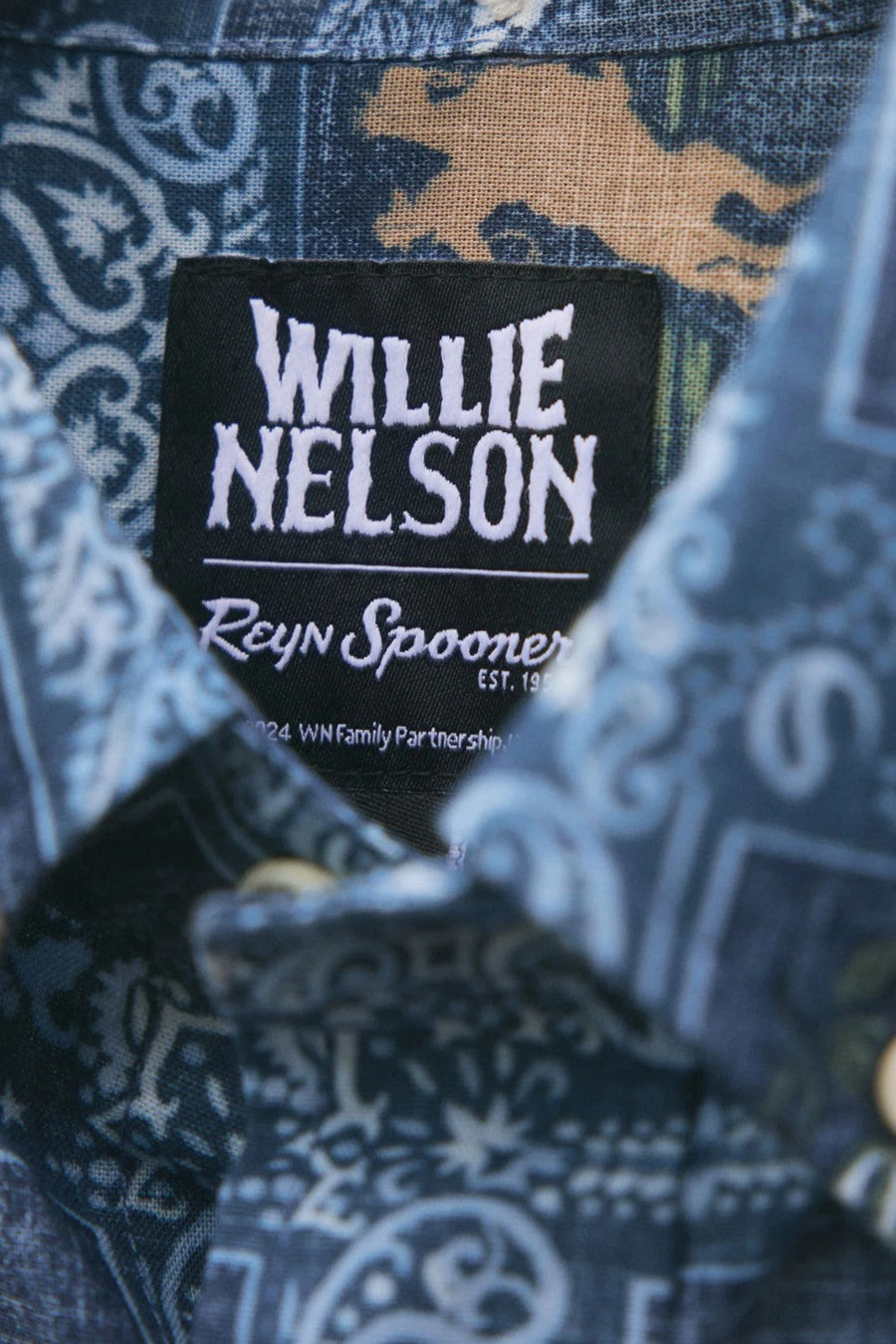 Reyn Spooner Willie Nelson American Icon Button Front – flat lay