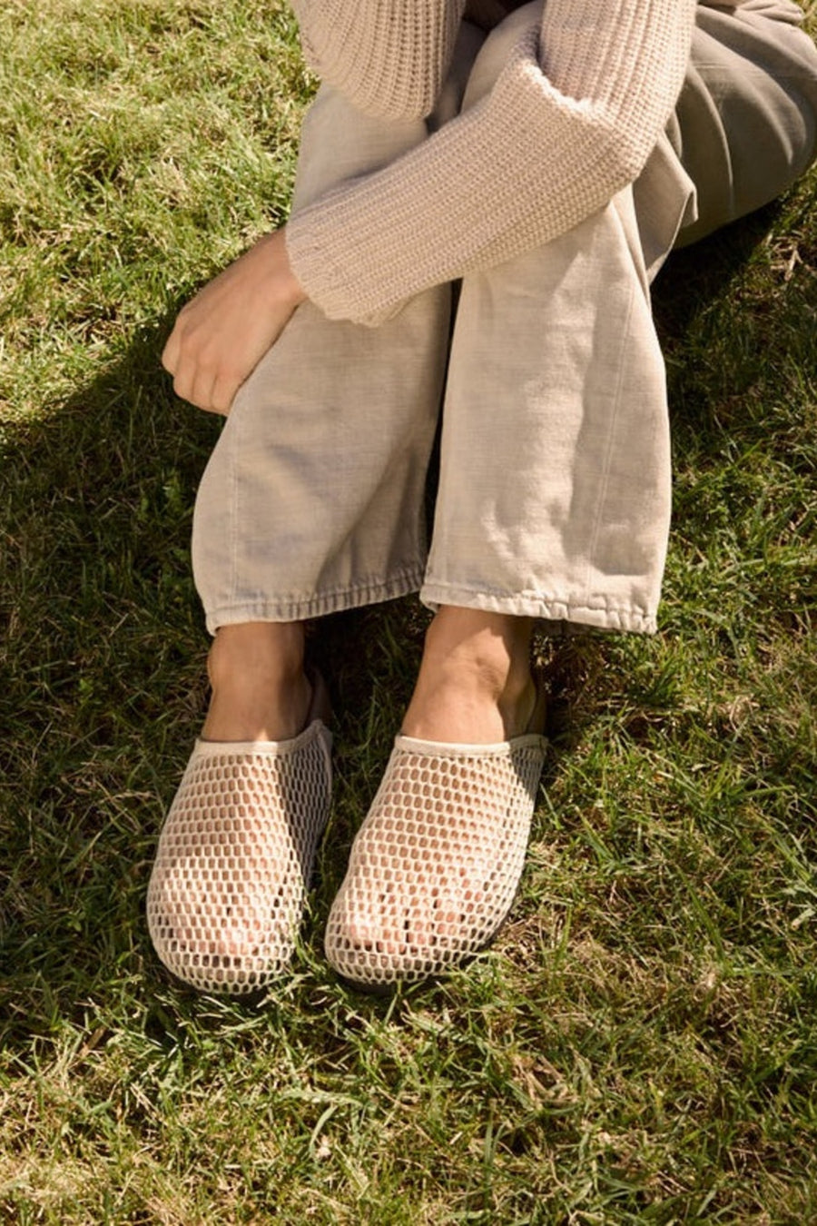 Roam Mesh Clog in Cream – side view