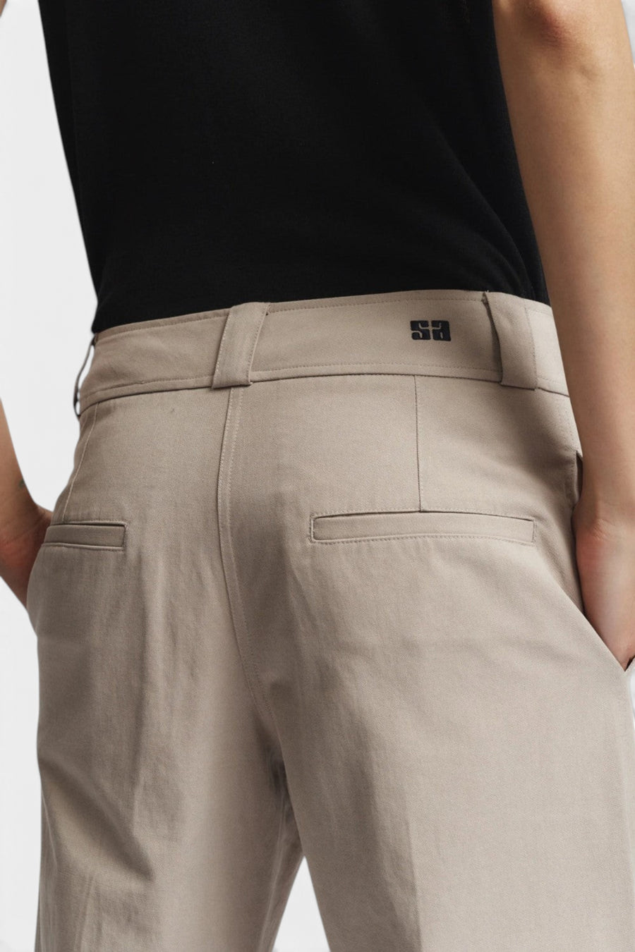 Saint Art Nessa Pant Pebble – detail