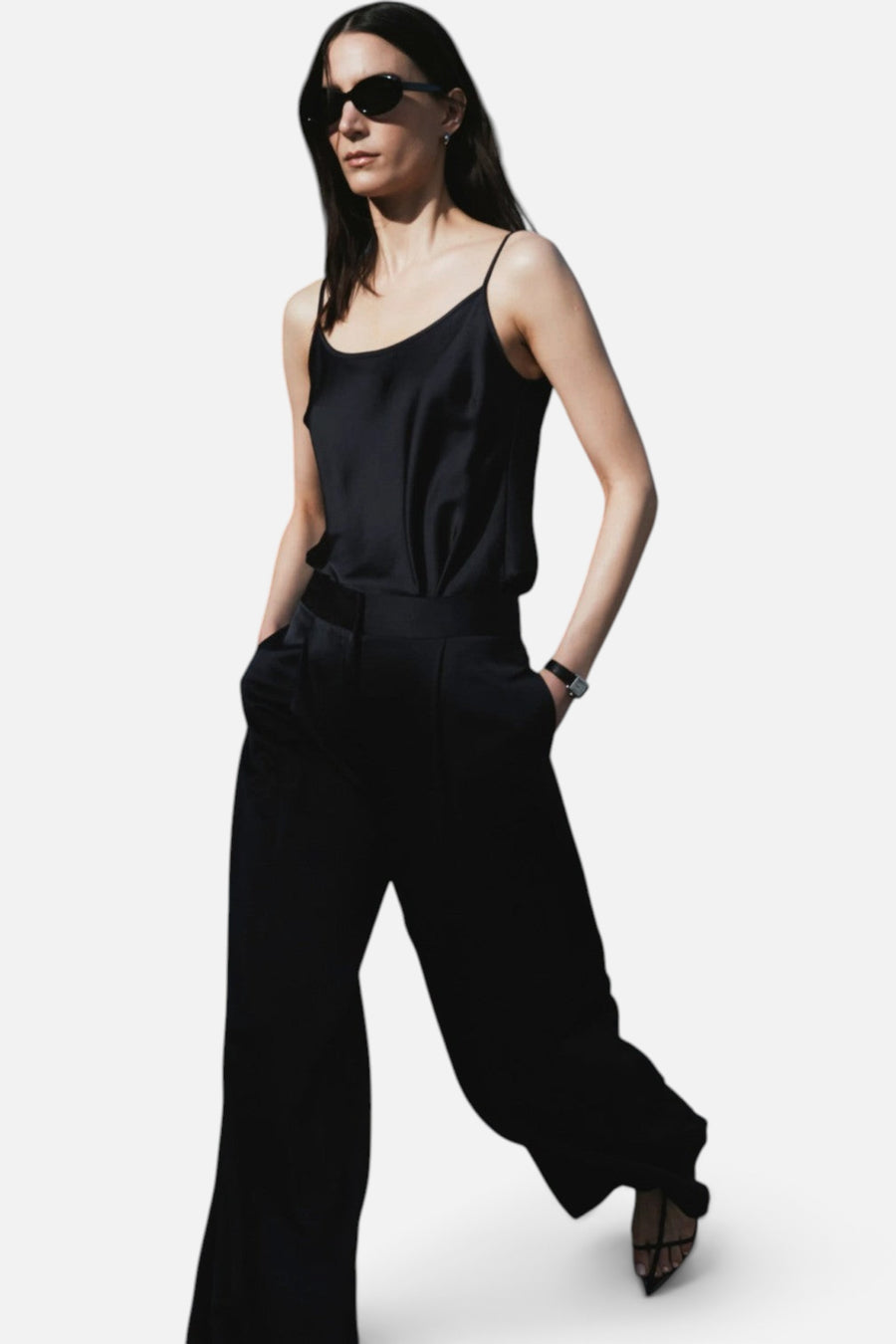 Saint Art Neve Mid-Waisted Wideleg Trouser – side view