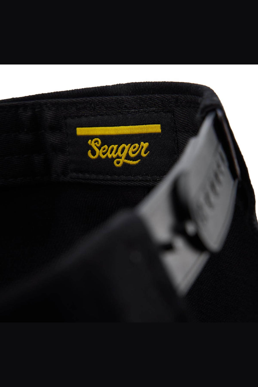 Seager x Waylon Jennings Good Hearted Woman Snapback in Black – detail