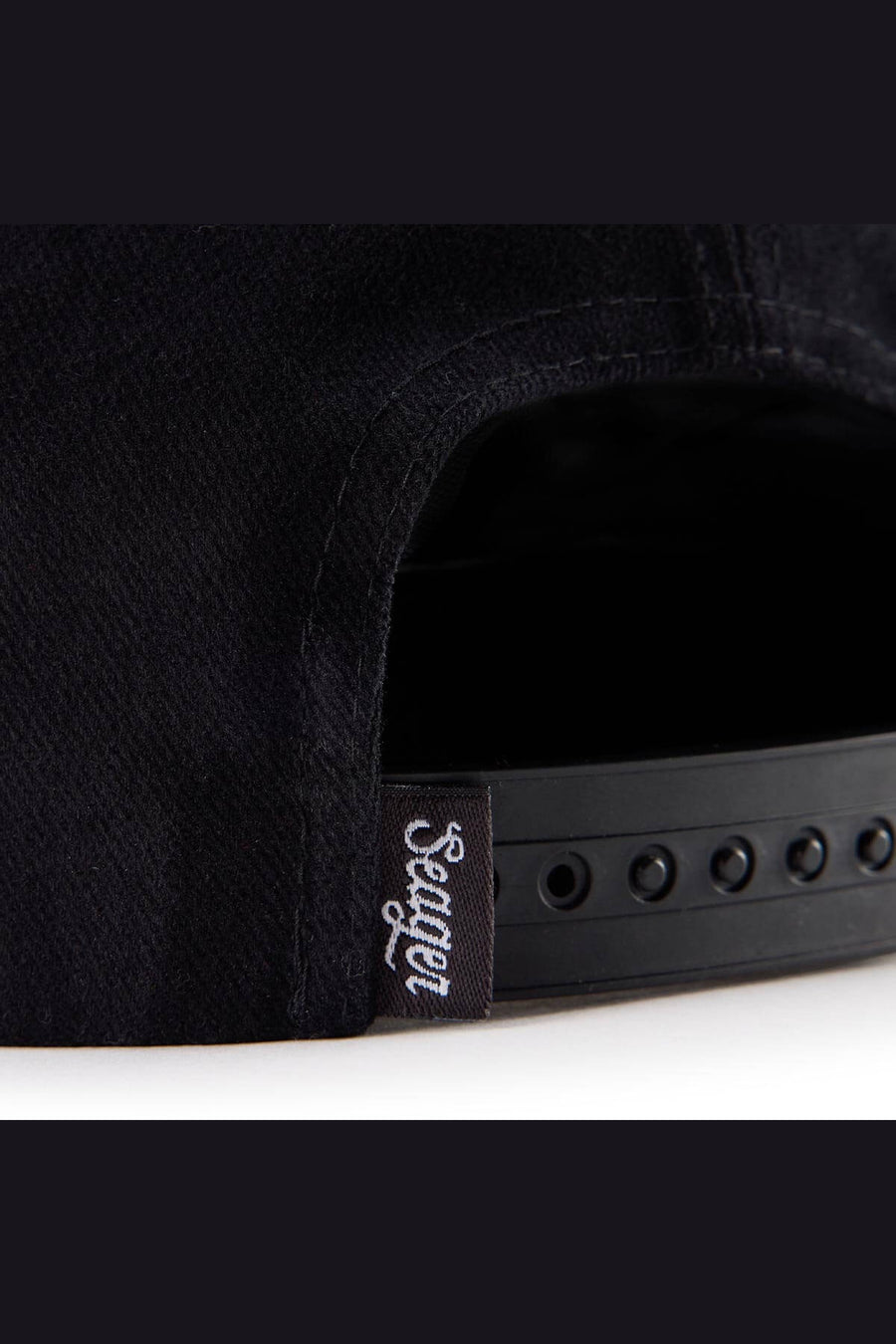 Seager x Waylon Jennings Good Hearted Woman Snapback in Black – detail