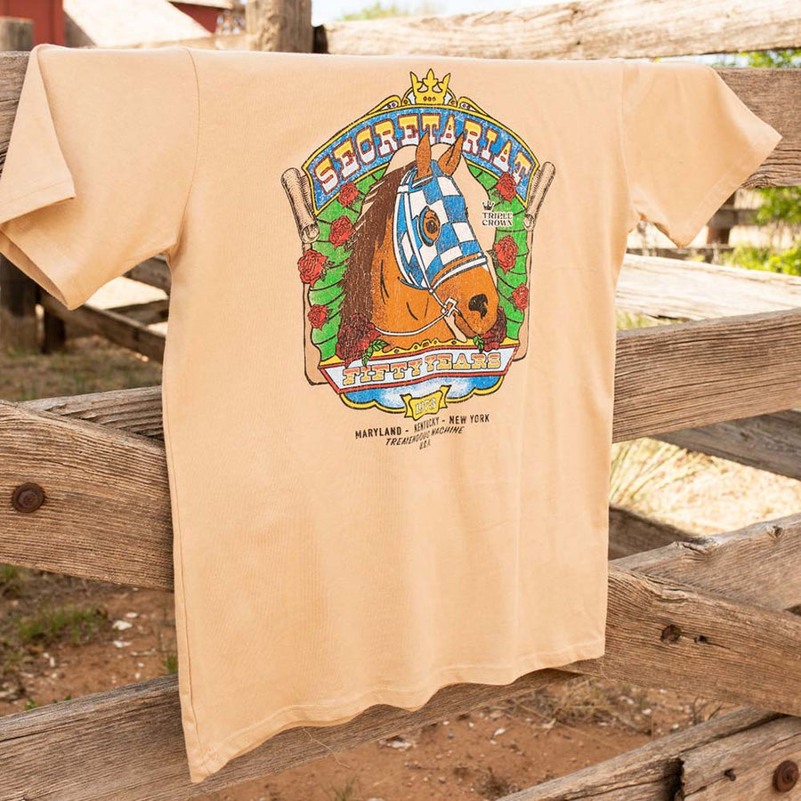 Secretariat Grateful Red Short Sleeve Tee in Sandtrack – detail