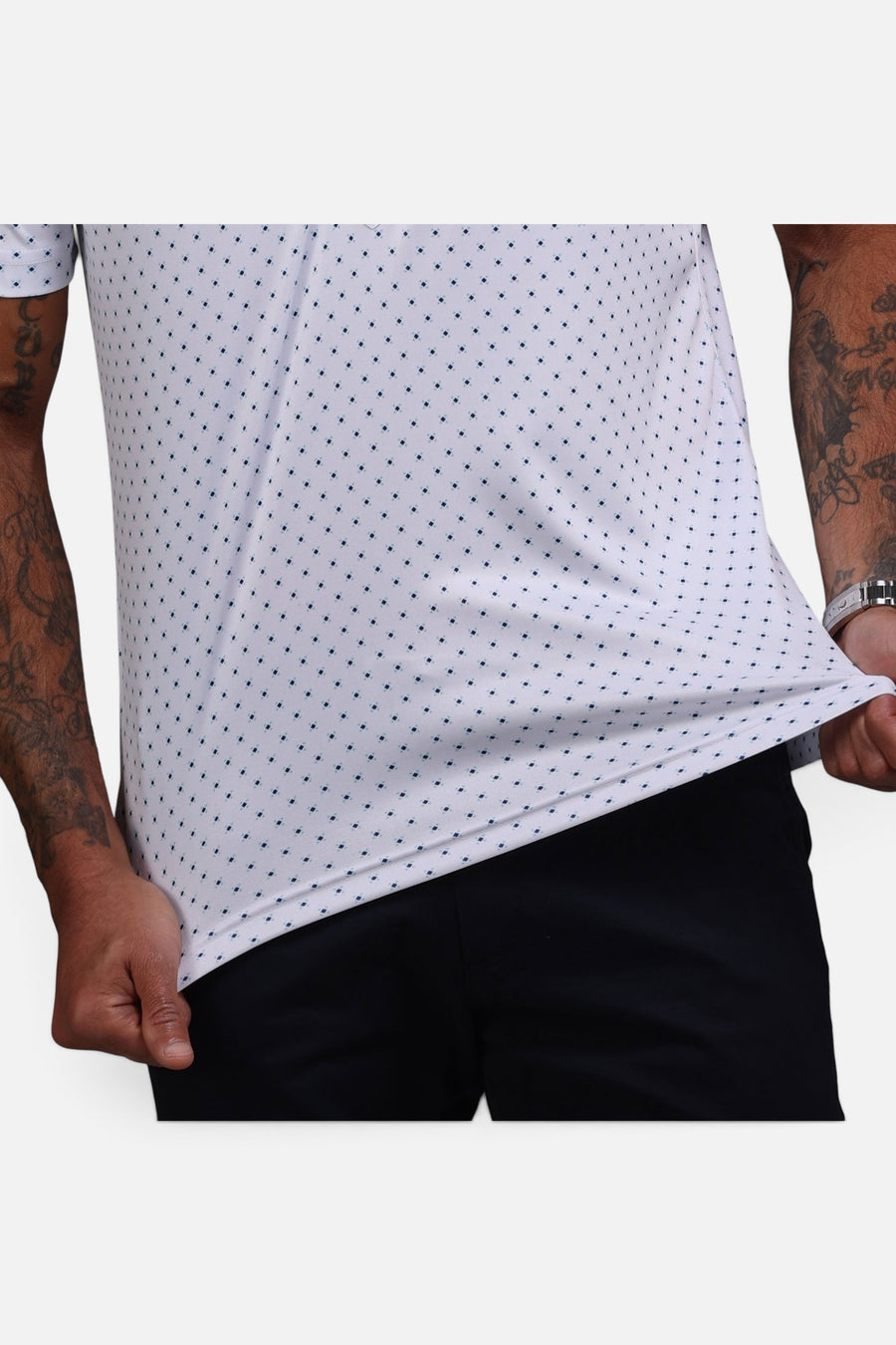 Semi-Spread Collar Polo in White Pebble Beach 5 Diamond – detail