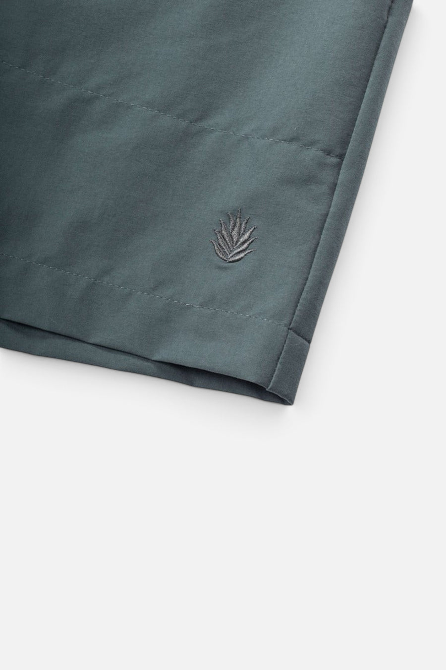 Sendero Provisions Bajada Hybrid Short in Slate Gray – alternate