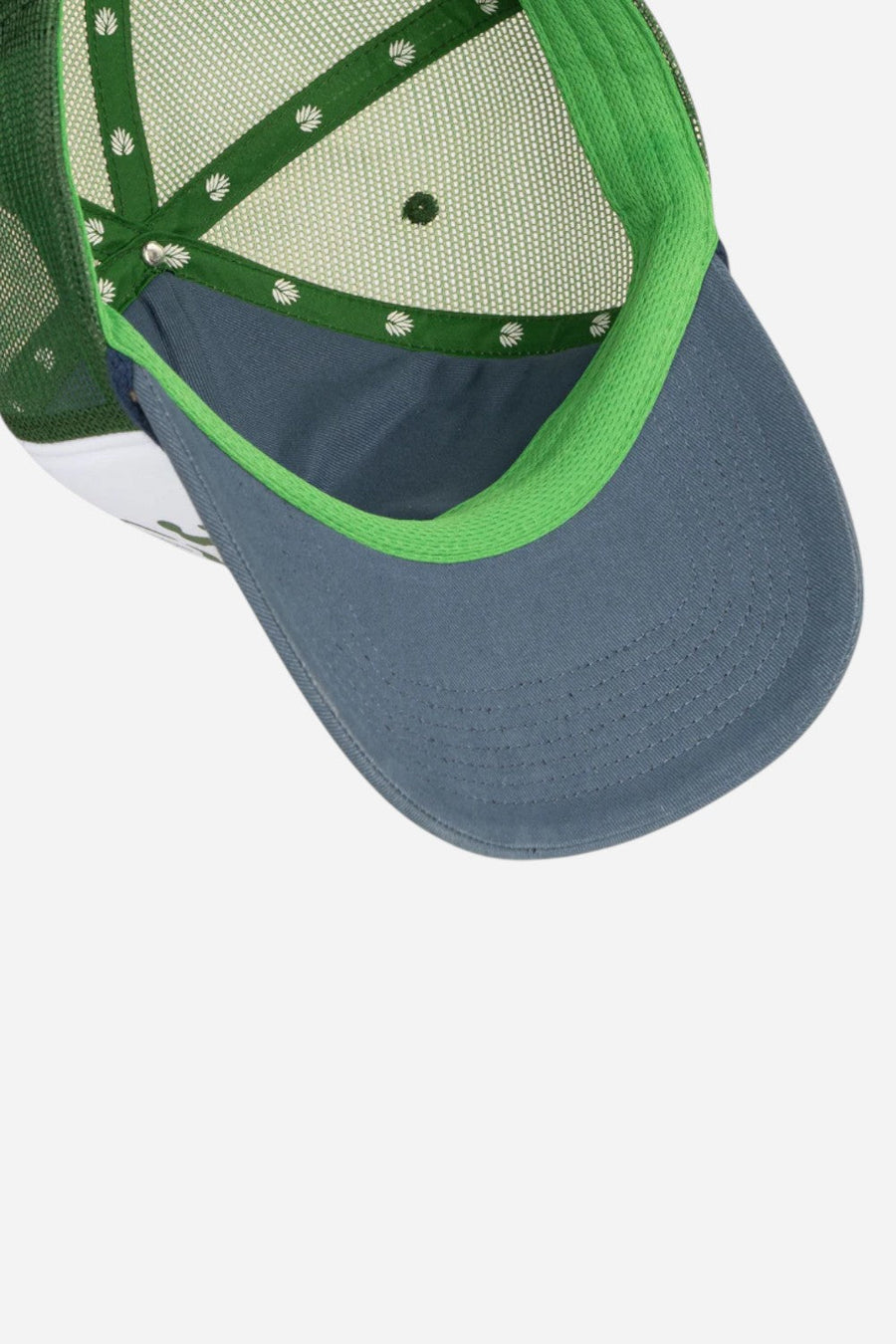 Sendero Provisions Easy Does It Hat in White/Green – flat lay
