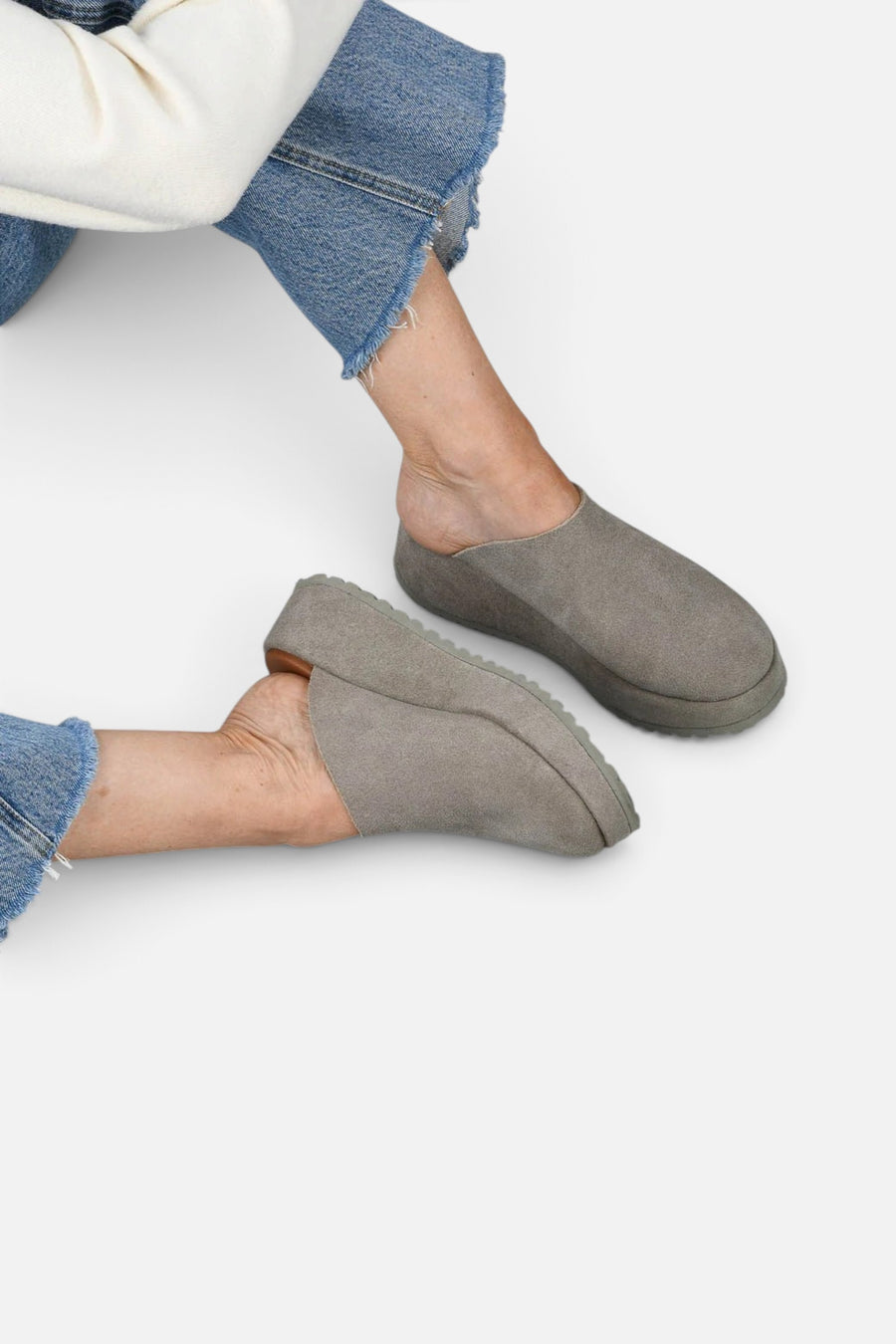 Seychelles Come Away With Me Mule in Sand – detail