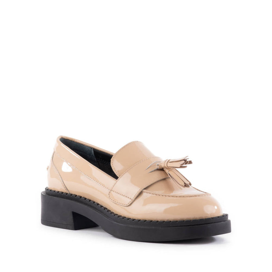 Seychelles Final Call Loafer in Patent Beige – side view