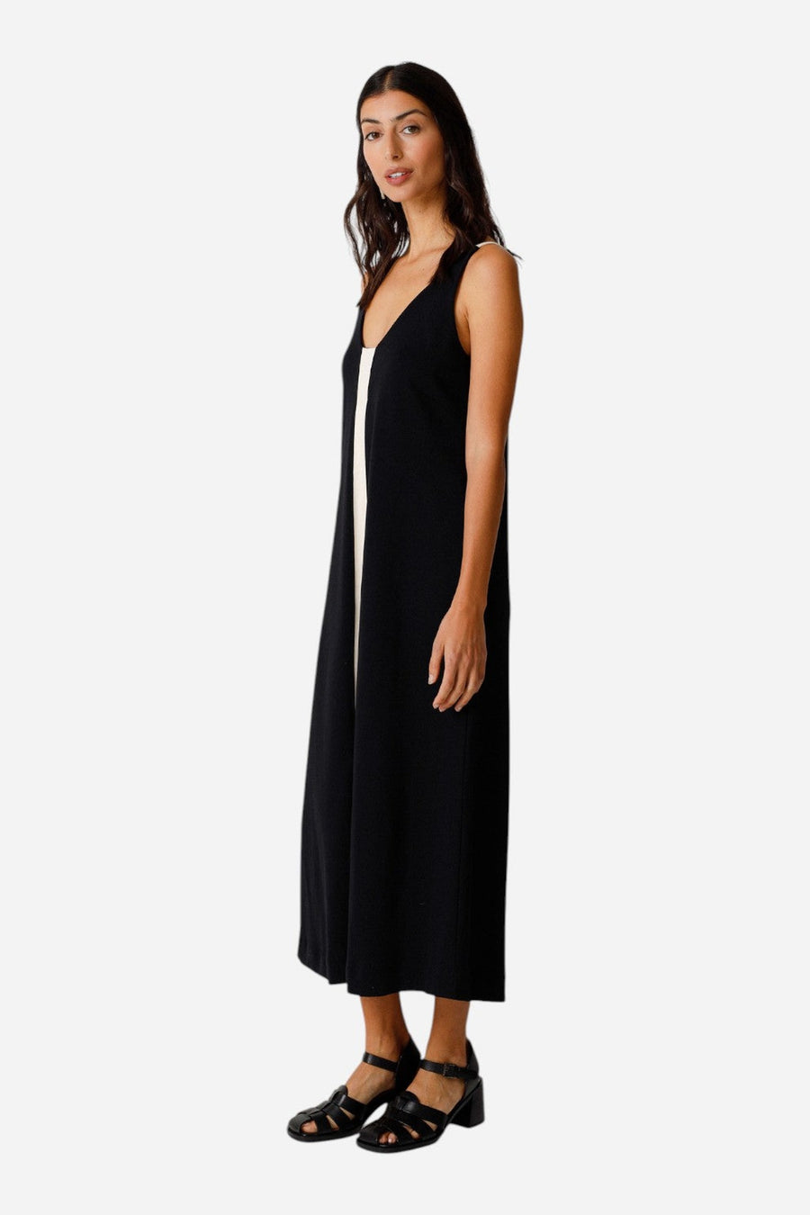 SKFK Zaine-Gots Dress – on model