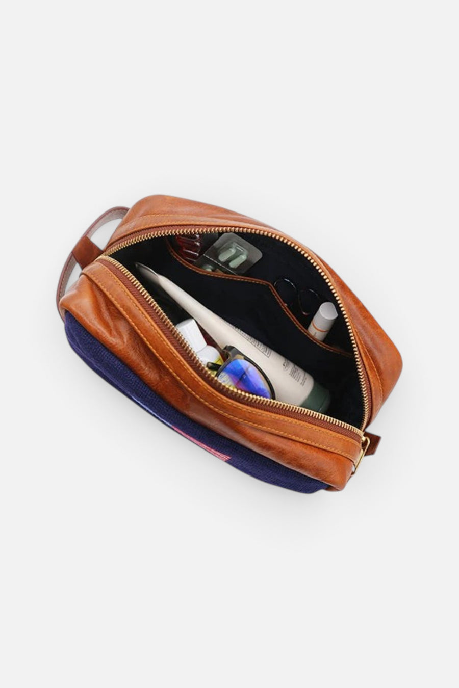 Smathers & Branson Crossed Clubs Toiletry Bag in Classic Navy – detail