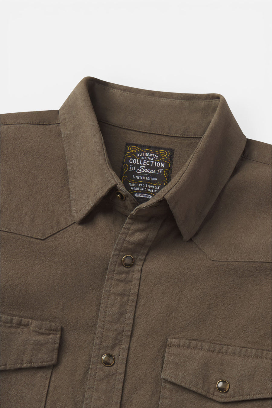 Snaps Heritage Denim Pearl Snap Shirt in Ivy Green – collar detail