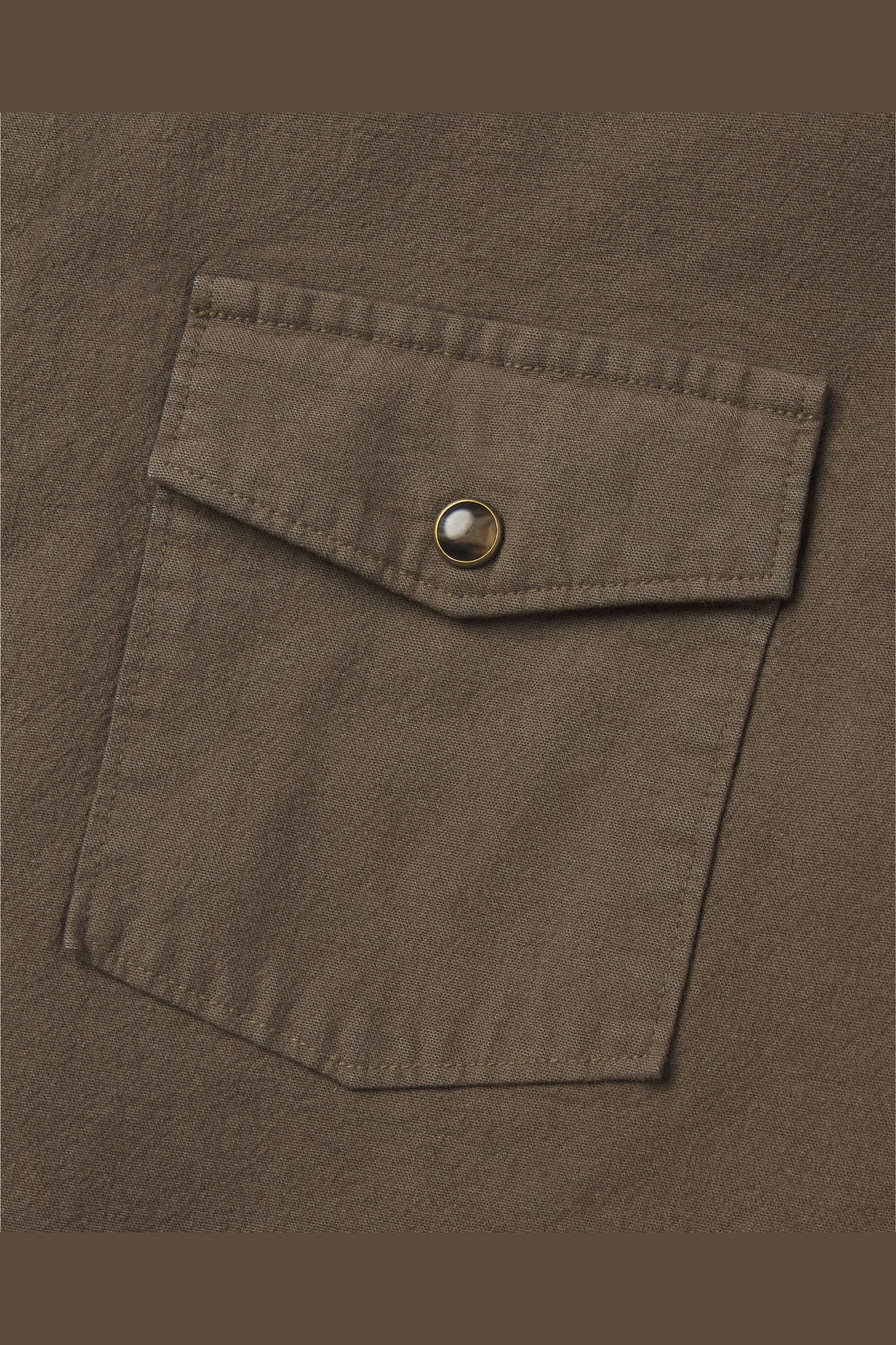 Snaps Heritage Denim Pearl Snap Shirt in Ivy Green – pocket detail