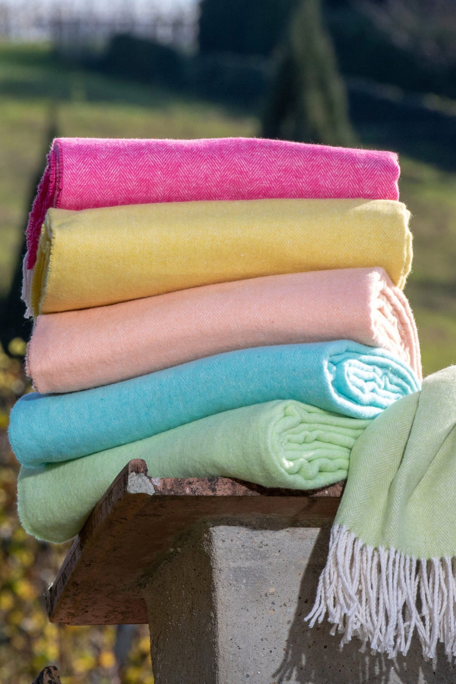 Sofia Toscano Babele Herringbone Recycled Cotton Throw in Rose – alternate