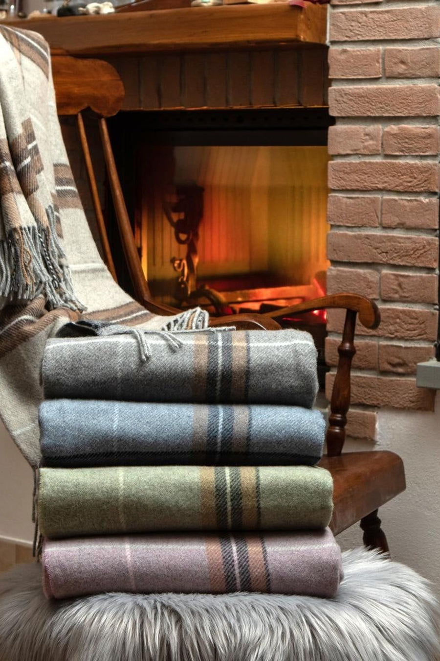 Sofia Toscano Fara Tartan Recycled Wool Throw in Beige Check – alternate