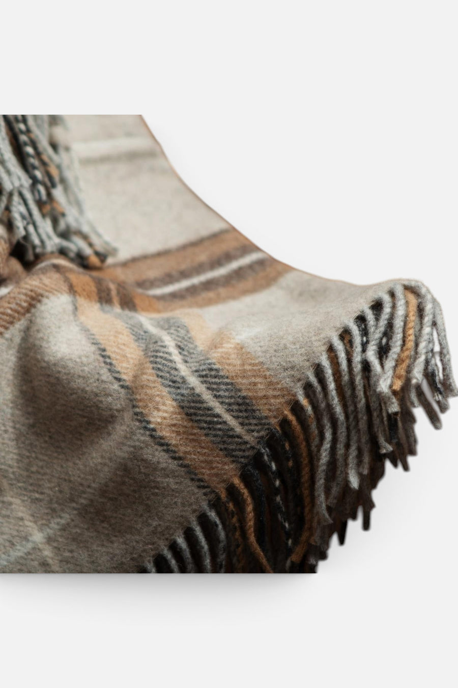 Sofia Toscano Fara Tartan Recycled Wool Throw in Beige Check – detail