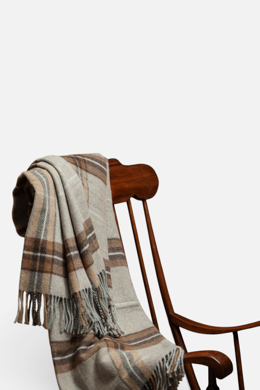 Sofia Toscano Fara Tartan Recycled Wool Throw in Light Blue Check – detail