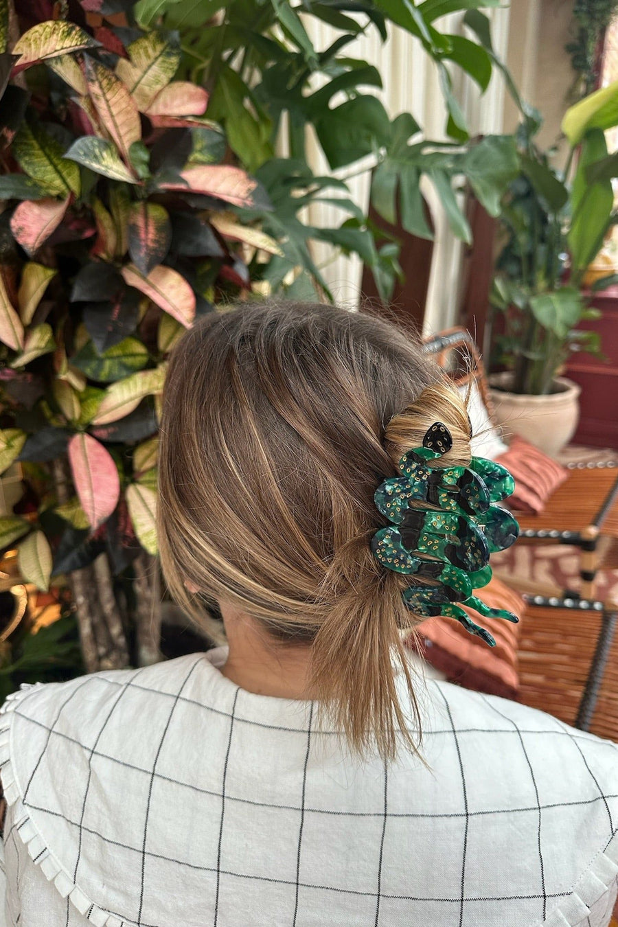 Solar Eclipse Hand-painted Snake Claw Hair Clip in Green – back view