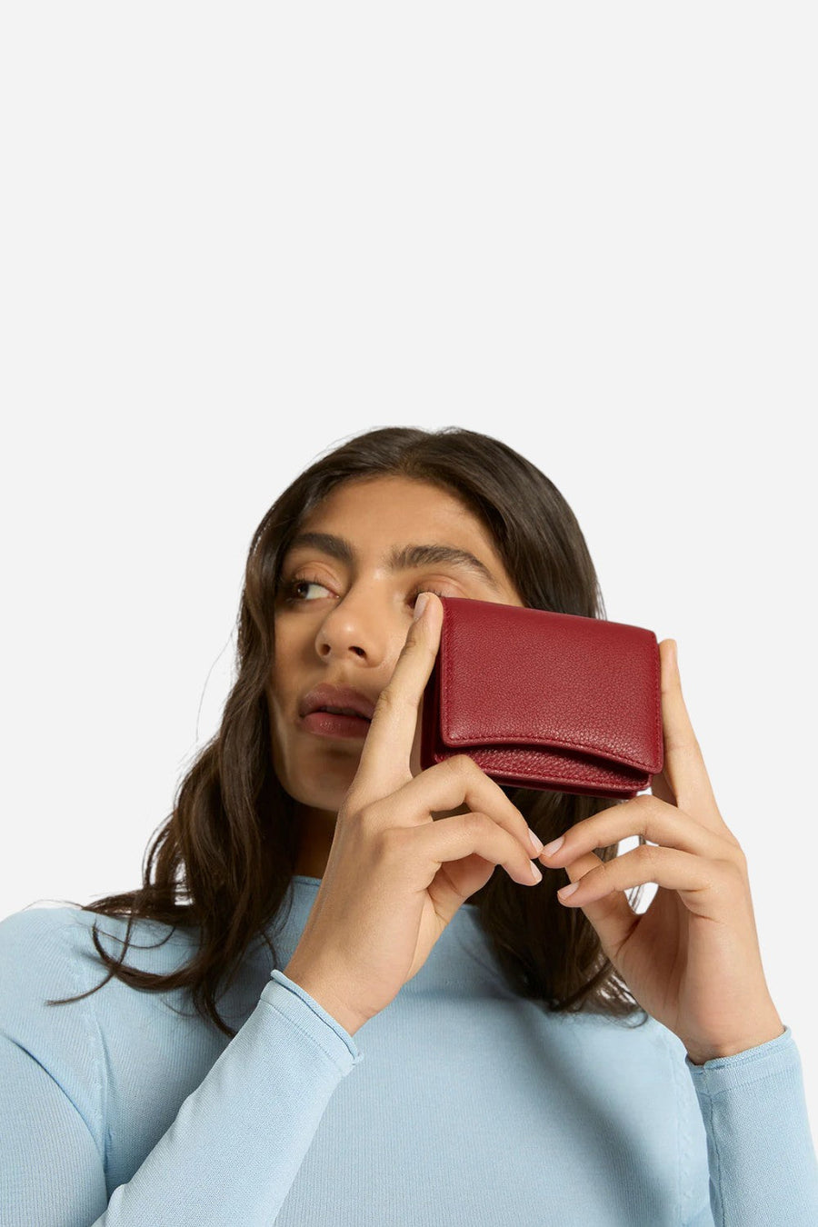 Status Anxiety Lumen Wallet in Rouge – detail