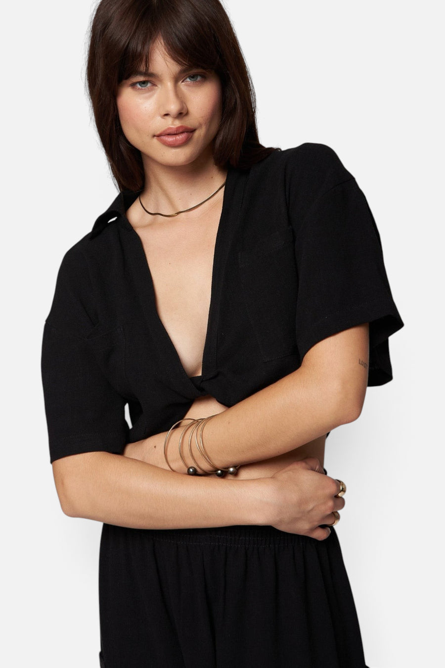 Stillwater Knot Front Short Sleeve Shirt in Black – side view