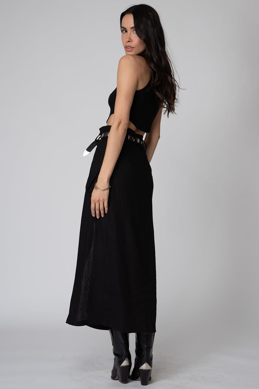 Stillwater Stretch Linen Cargo Knotch Waist Maxi Skirt in Black – side view