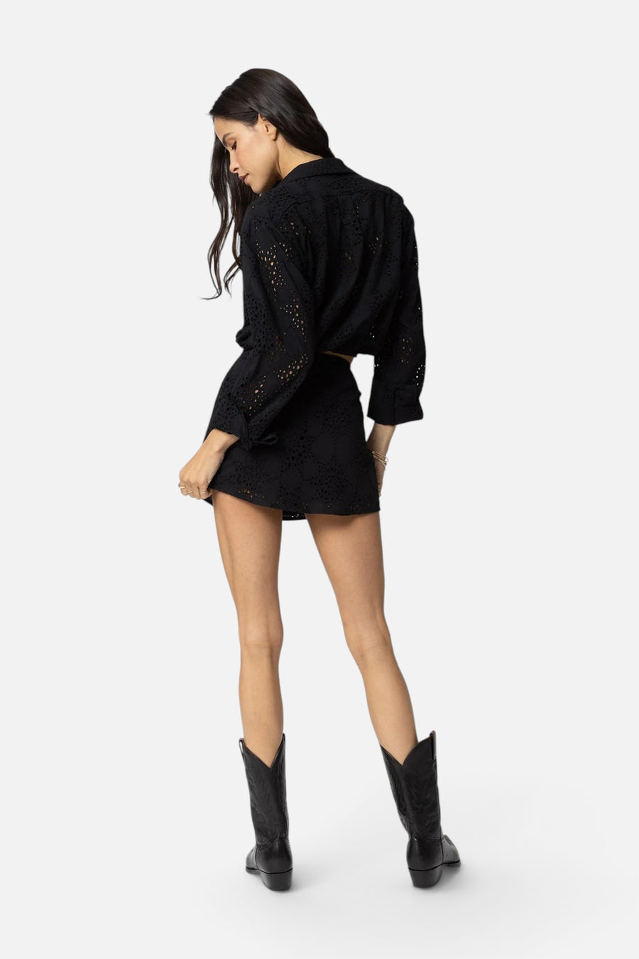 Stillwater The Eyelit Slip Mini Skirt in Black – detail